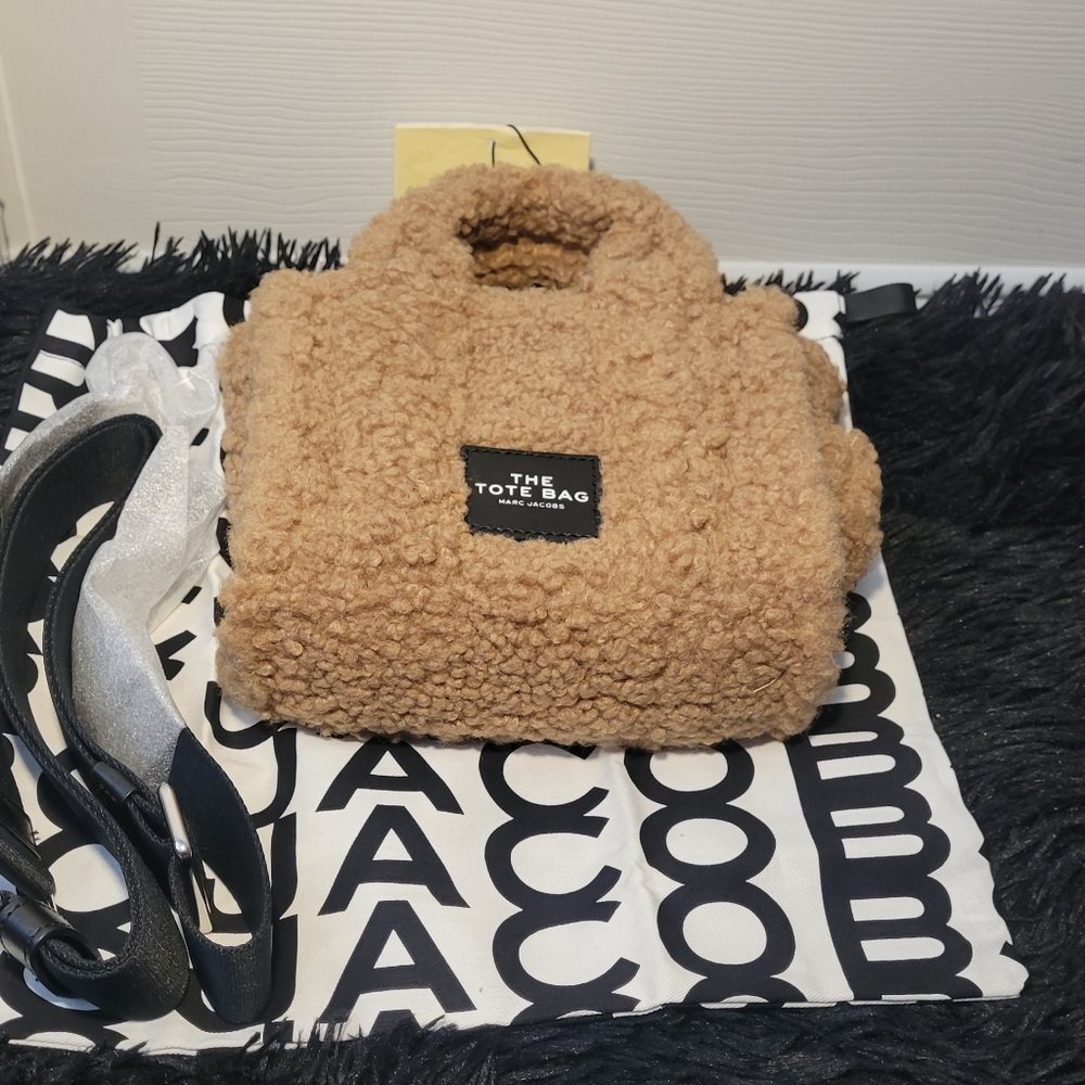 Marc Jacobs Teddy Crossbody Bag